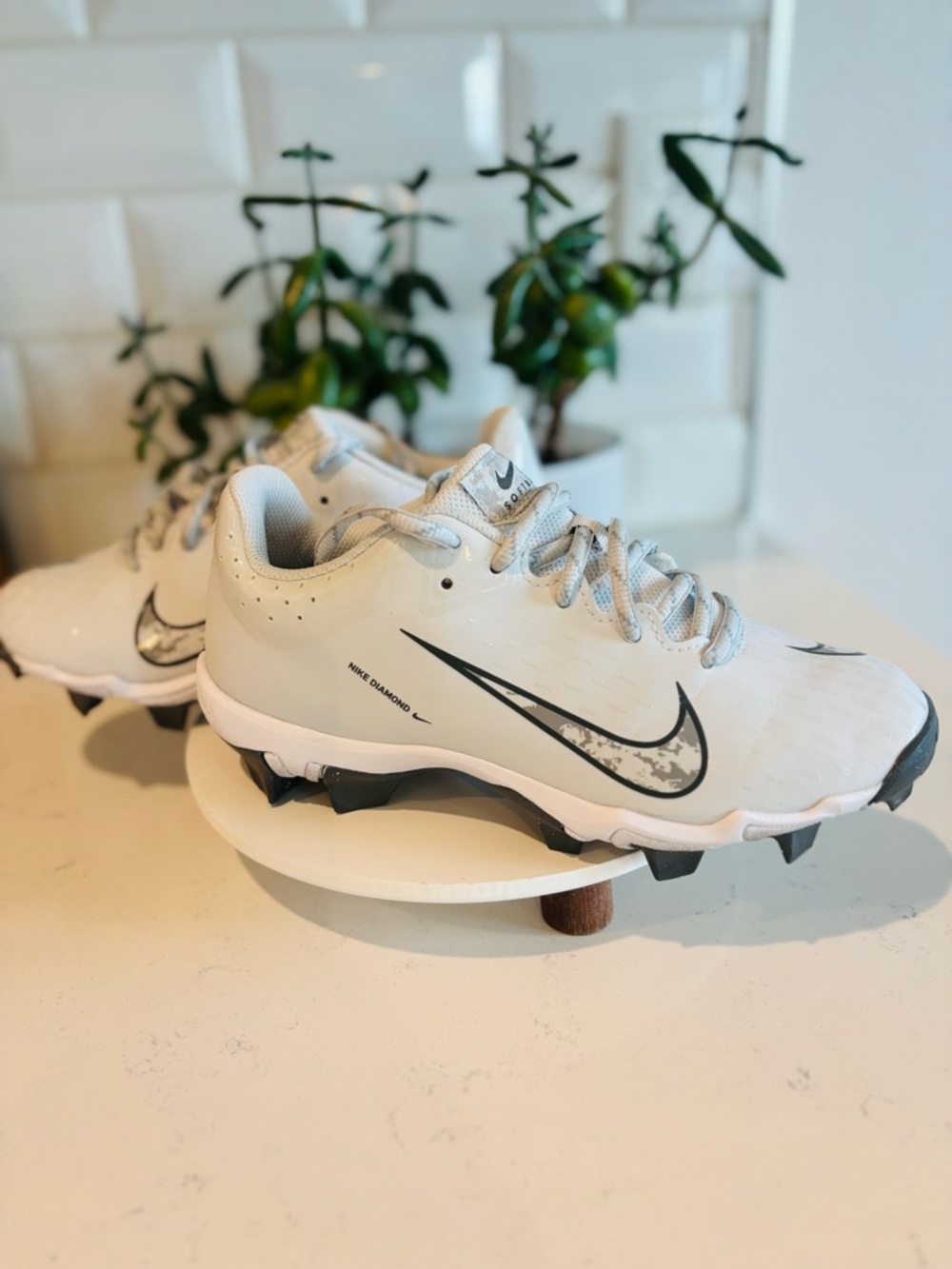 New Nike Fast Flex Softball Cleats youth size 4